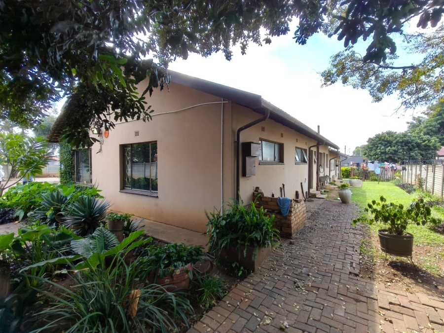 3 Bedroom Property for Sale in Rustenburg Central North West